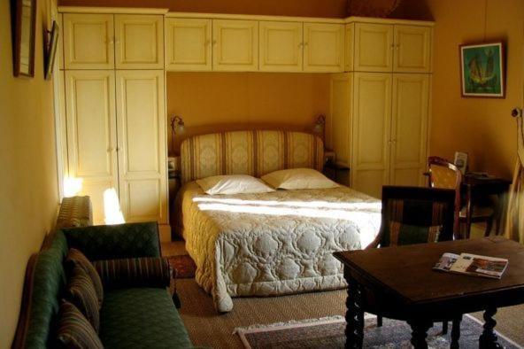 Bed and Breakfast Chateau Belles Graves à Pomérols Chambre photo