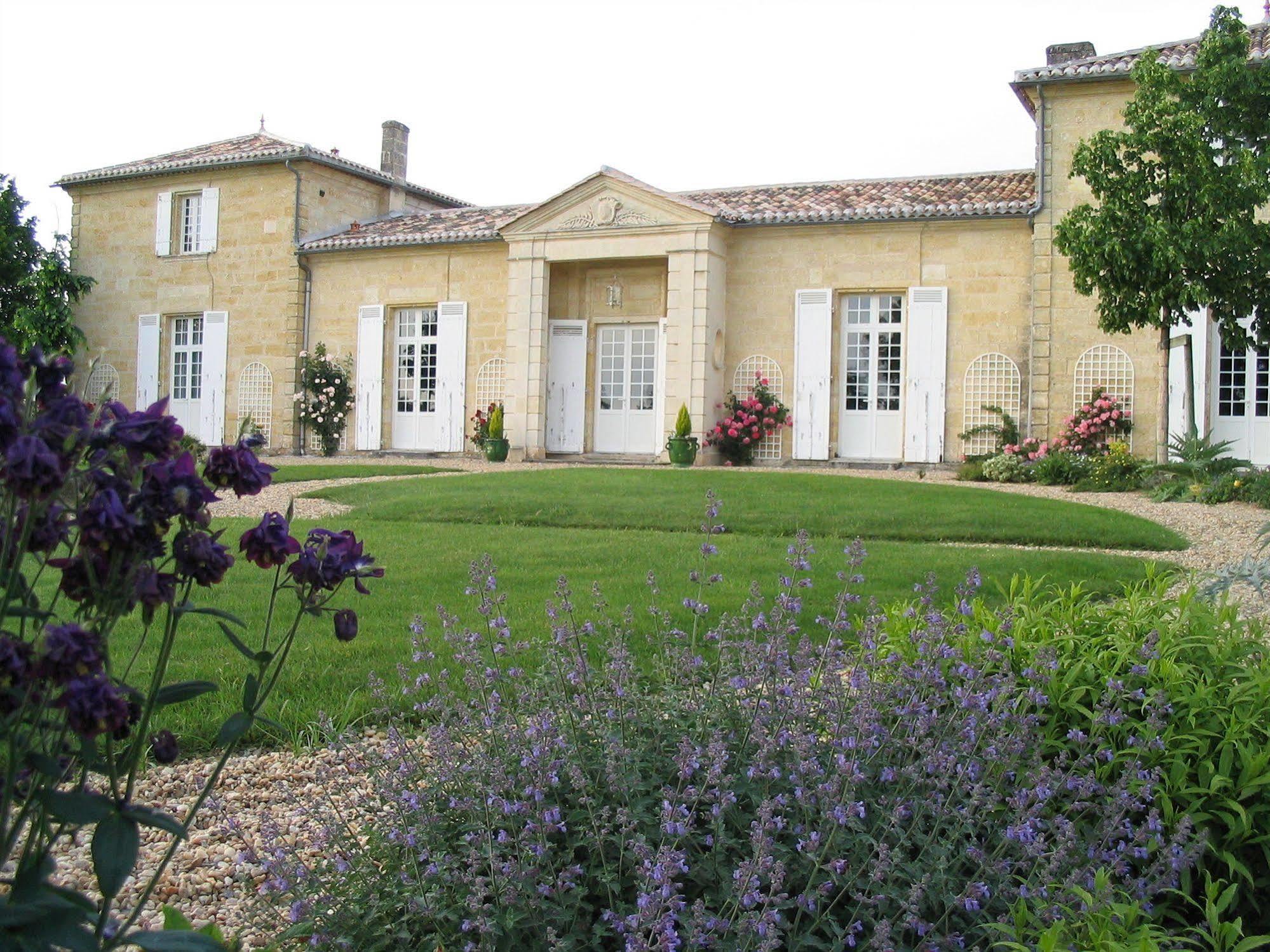 Bed and Breakfast Chateau Belles Graves à Pomérols Extérieur photo