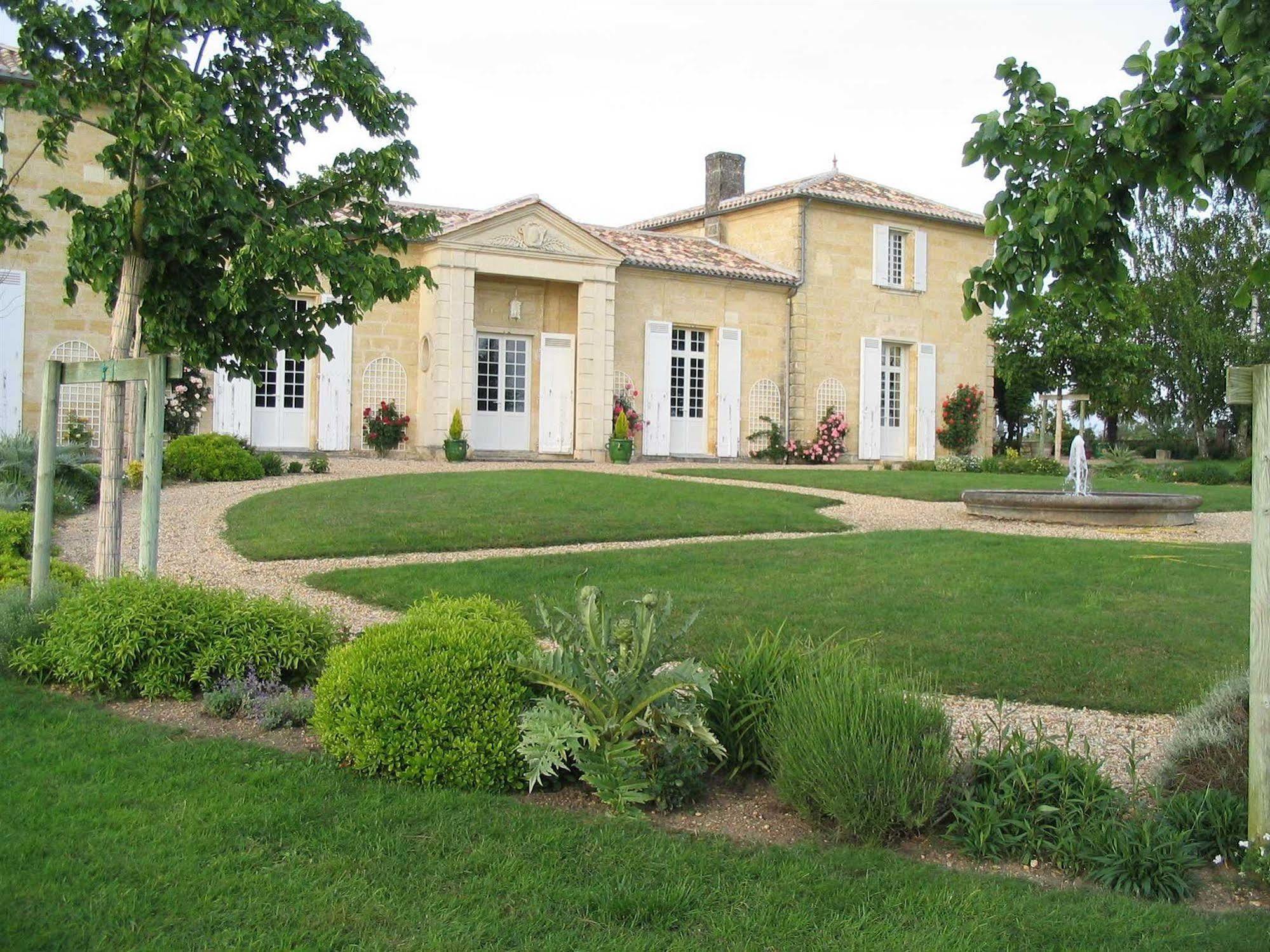 Bed and Breakfast Chateau Belles Graves à Pomérols Extérieur photo